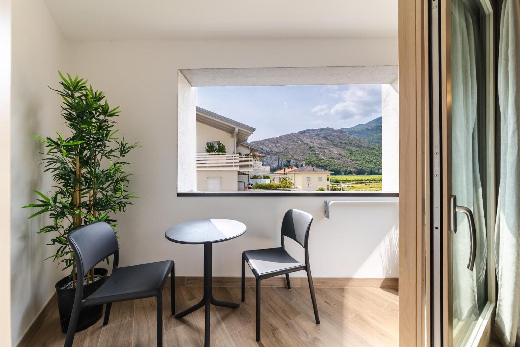 Boutique Apartments By Annalisa Torbole Sul Garda Buitenkant foto