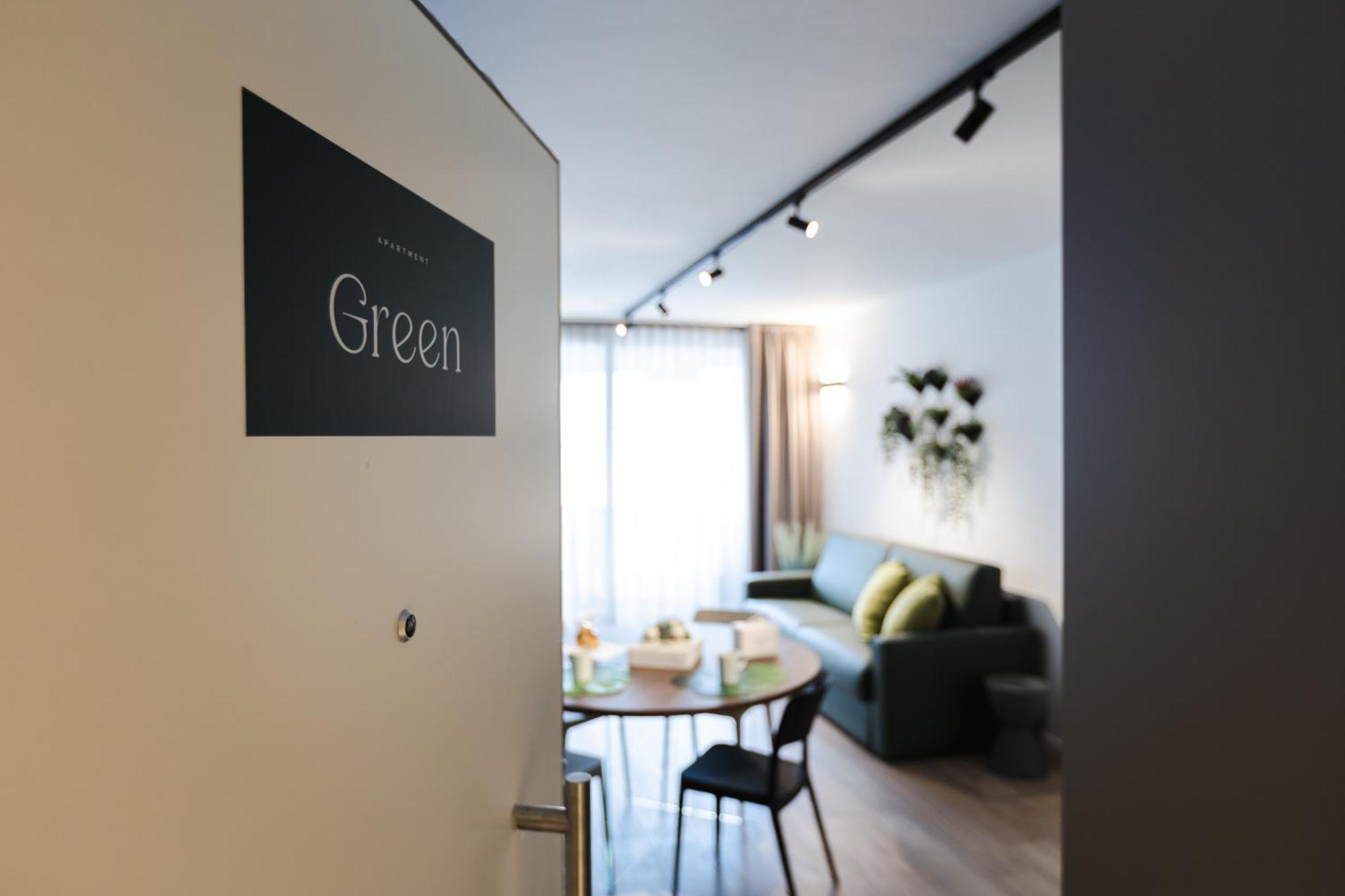 Boutique Apartments By Annalisa Torbole Sul Garda Buitenkant foto