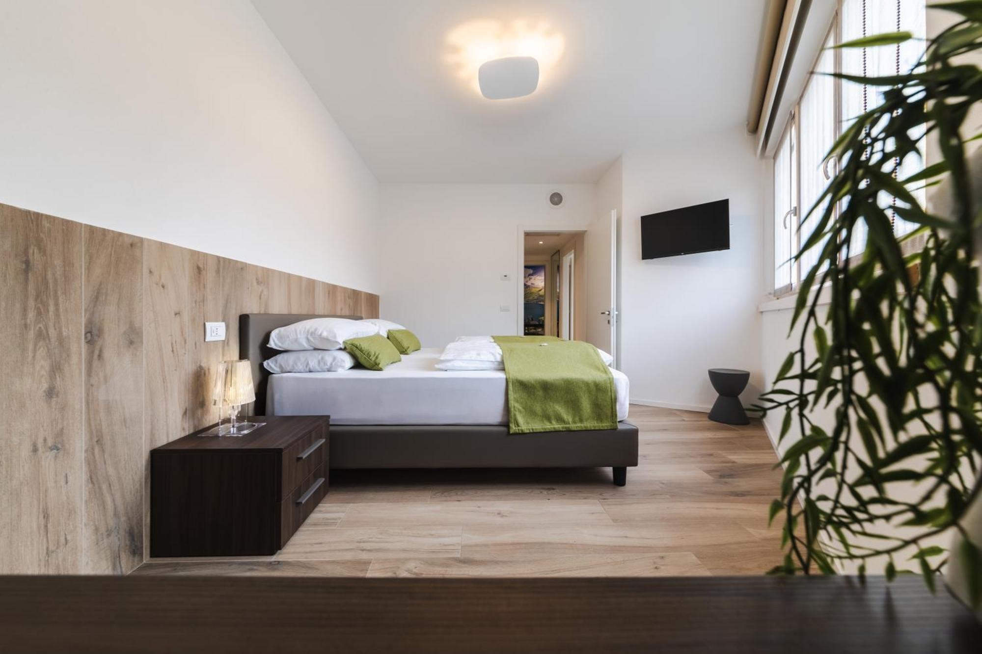 Boutique Apartments By Annalisa Torbole Sul Garda Buitenkant foto