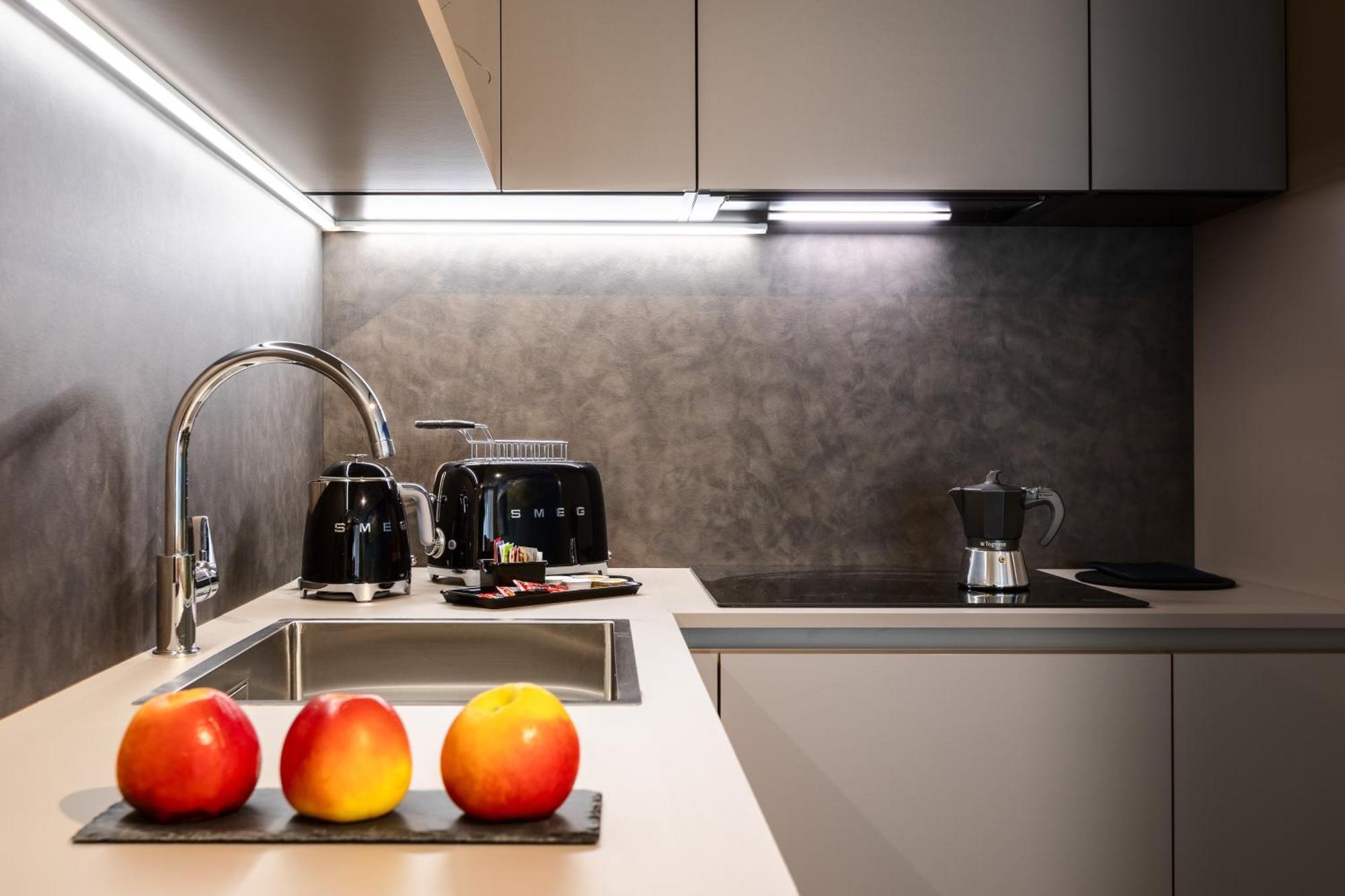 Boutique Apartments By Annalisa Torbole Sul Garda Buitenkant foto
