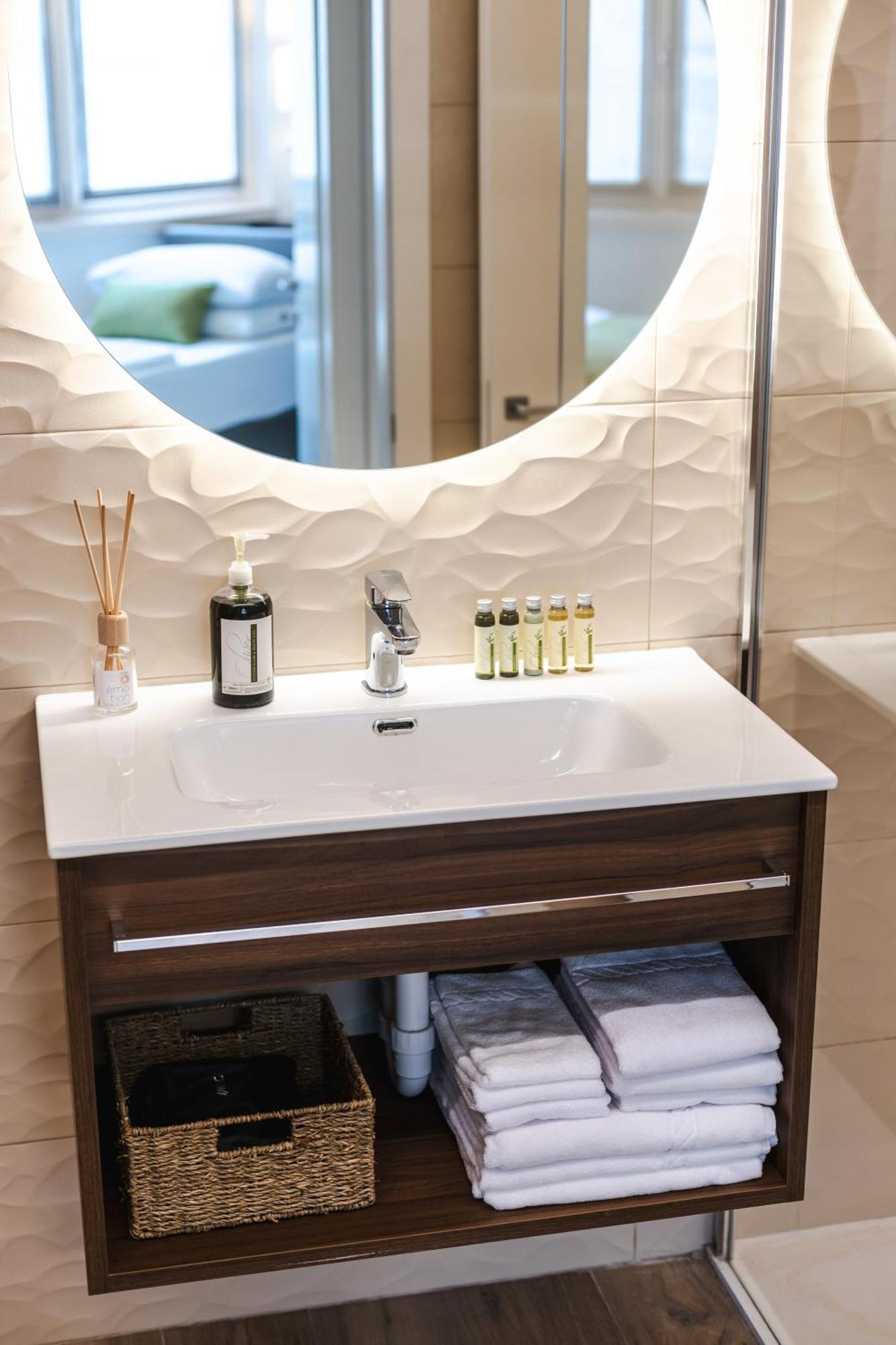 Boutique Apartments By Annalisa Torbole Sul Garda Buitenkant foto